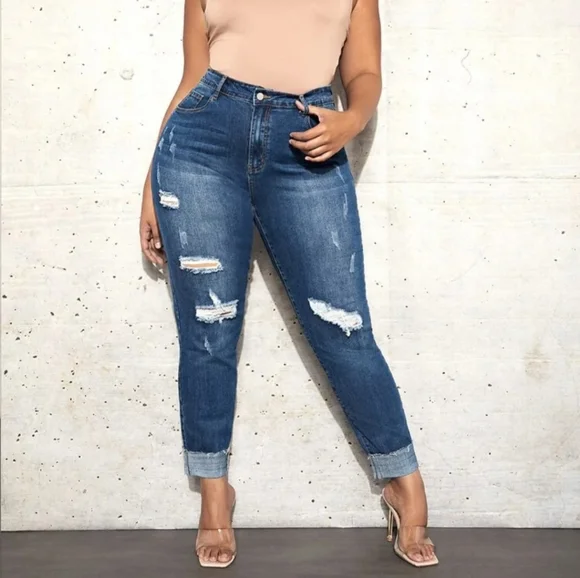 Plus Ripped Skinny Jeans - Picture 4 of 9